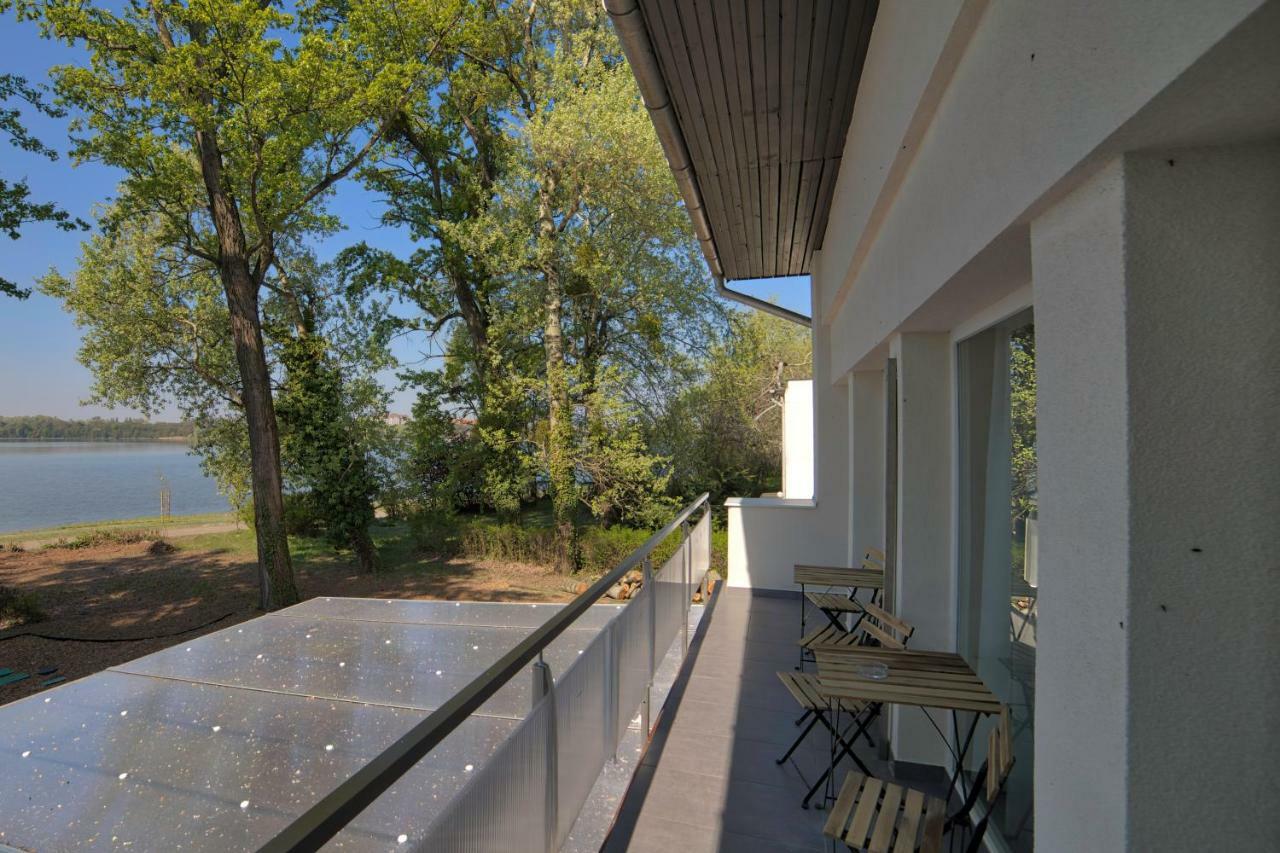 Siraly Panzio Topart Tata Exterior photo
